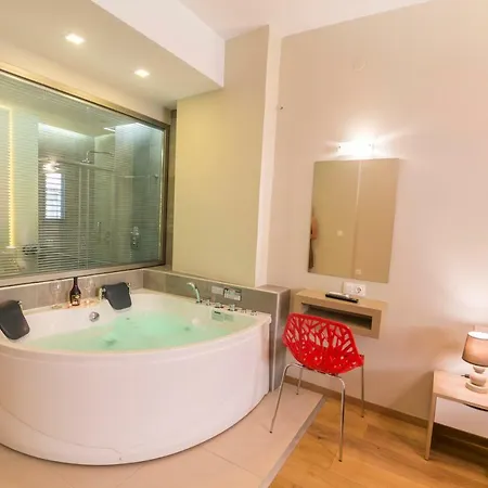 Utopia Luxury *